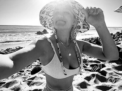 Emily Osment Hot leaked photo #23