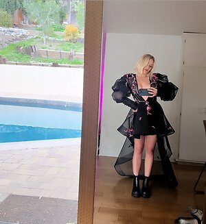 Emily Osment Hot