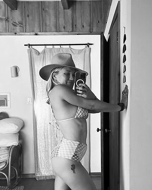 Emily Osment Hot