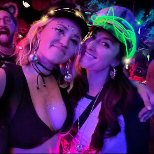 Emily Osment Hot