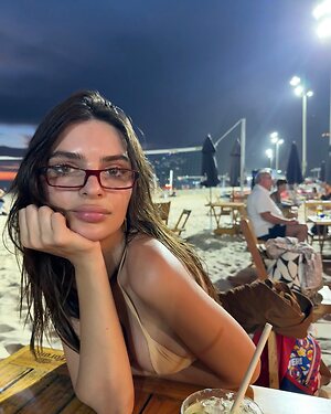 Emily Ratajkowski in bikini