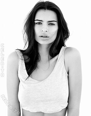 Emily Ratajkowski Nude Leaked Photo #8