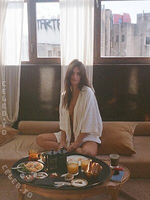 Emily Ratajkowski Nude Leaked Photo #58