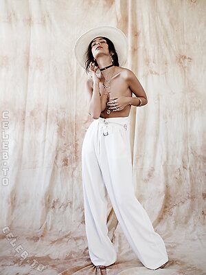 Emily Ratajkowski Nude Leaked Photo #141