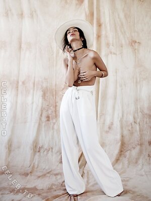 Emily Ratajkowski leaked photo #489