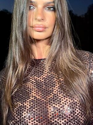 Emily Ratajkowski leaked photo #766