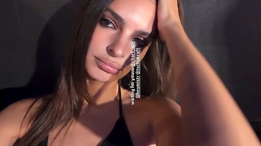 Emily Ratajkowski