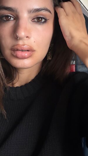 Emily Ratajkowski