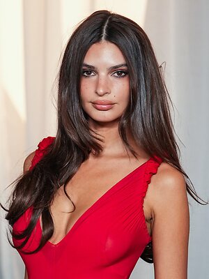 Emily Ratajkowski leaked photo #918