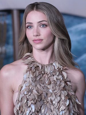 Emily Rudd leaked photo #19