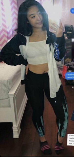 Emily Wang leaked photo #15
