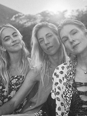 Emily Wickersham Nude Leaked Photo #11