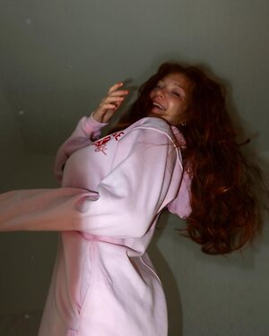Emilybarch leaked photo #18
