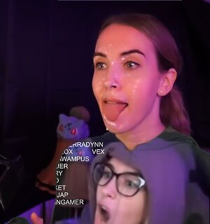 emilycc leaked photo #4