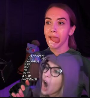emilycc leaked photo #5