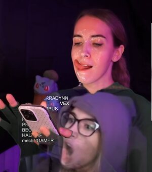 emilycc leaked photo #6