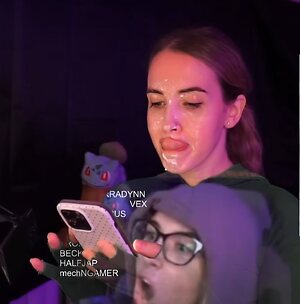 emilycc leaked photo #10