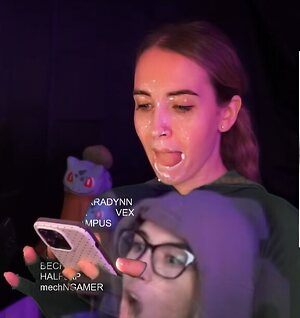 emilycc leaked photo #11