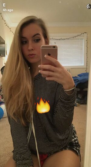 emilycc leaked photo #17