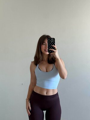 Emilydhelps leaked photo #3