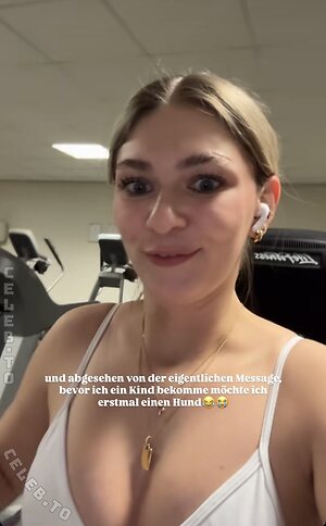 Emilylior Nude Leaked Photo #9