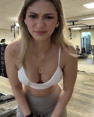 Emilylior Nude Leaked Photo #17