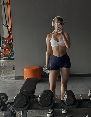 Emilylior Nude Leaked Photo #23