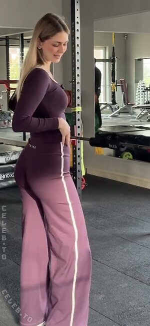 Emilylior Nude Leaked Photo #27