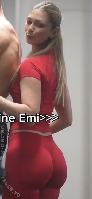 Emilylior Nude Leaked Photo #32