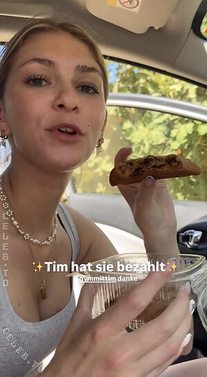 Emilylior Nude Leaked Photo #43