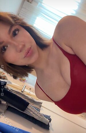 Emilyynl Nude Leaked Photo #3