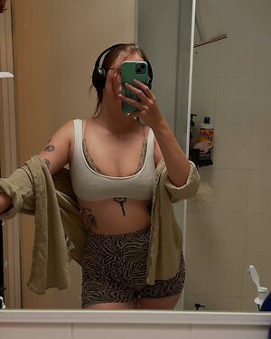 emilyyy_1618 leaked photo #3