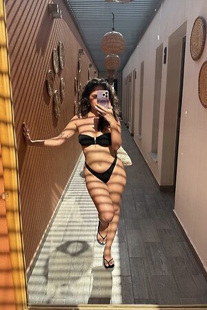 Emine Akçaylı