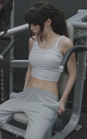 Emiru Nude Leaked Photo #9