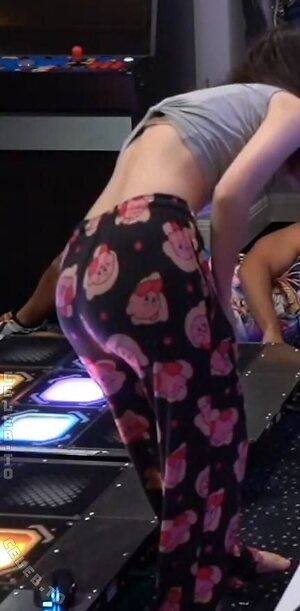 Emiru Nude Leaked Photo #18