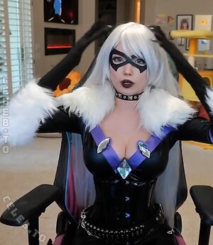 Emiru Nude Leaked Photo #28