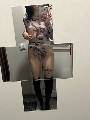 EmiTease leaked photo #2
