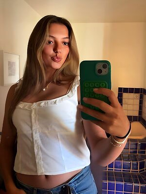 Emma Andrea Tutoveanu Nude Leaked Photo #36