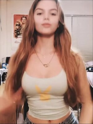 Emma Beardsley leaked photo #9