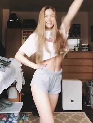 Emma Beardsley leaked photo #21