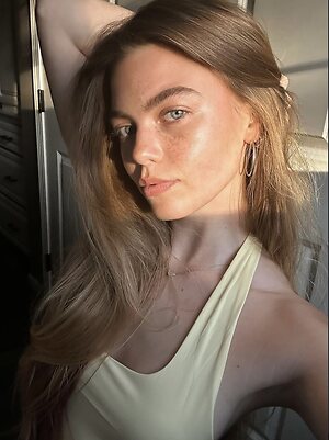 Emma Beardsley leaked photo #26