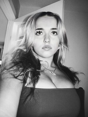 Emma Borin leaked photo #10