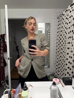 Emma Brooks photo