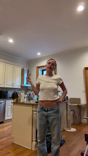 Emma Brooks leaked photos