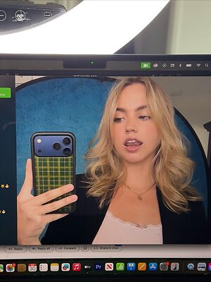 Emma Brooks leaked photo #77