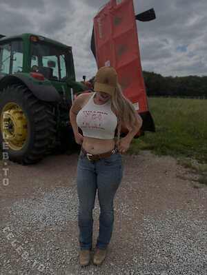 Emma Claire photo