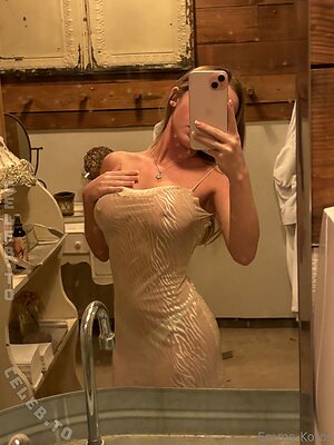 Emma Kotos Nude Leaked Photo #3