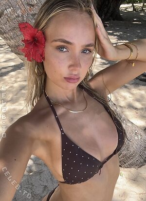 Emma Mac Nude Leaked Photo #9