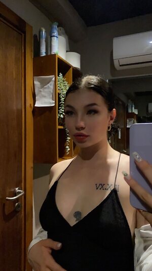 EMMA MADDISON leaked photo #4