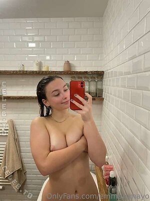 Emma May Nude Leaked Photo #12